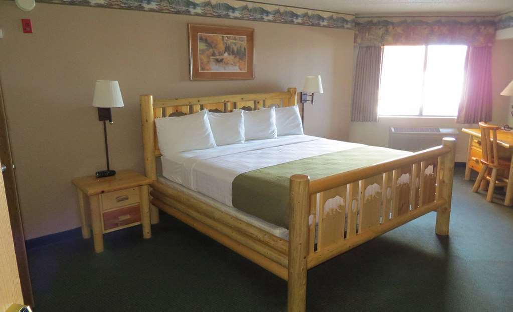 Cobblestone Hotel & Suites - Ladysmith Room photo